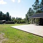 9 Person In * Skibby