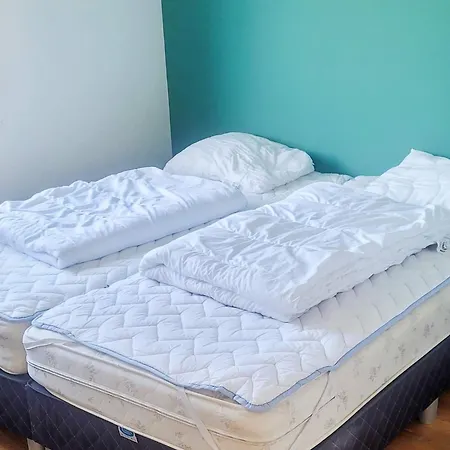 9 Person In